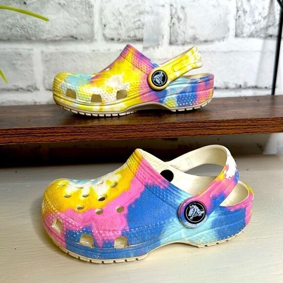 Crocs Classics Tie Dye Shoes Clogs Kids Size 8 - Picture 1 of 6